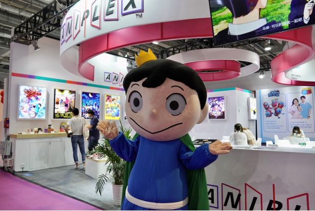 《国王排名》波吉人偶在ANIPLEX展台前
