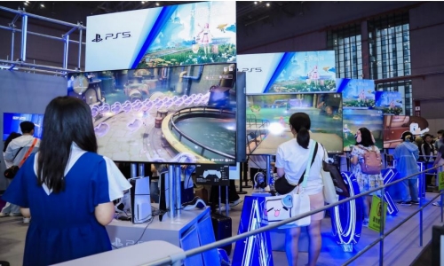 玩家试玩《无限暖暖》PS5版本