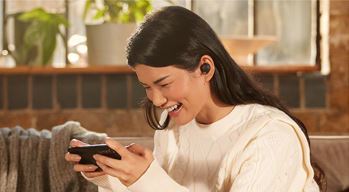 Bluetooth® 蓝牙 5.2 技术,助你沉浸式享受游戏体验