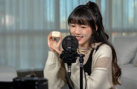 无声学条件的录制环境下 C-80麦克风以出众专业的表现，助您轻松创作