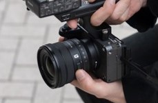 镜身自带的光圈环让用户更加轻松、快速和直接地手动调整光圈